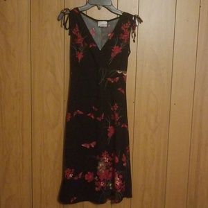 Sleeveless black dress